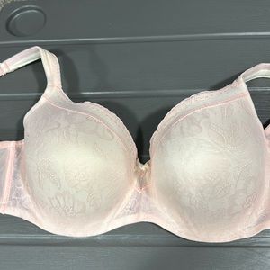 Like new lightly lined balconette size 44DD